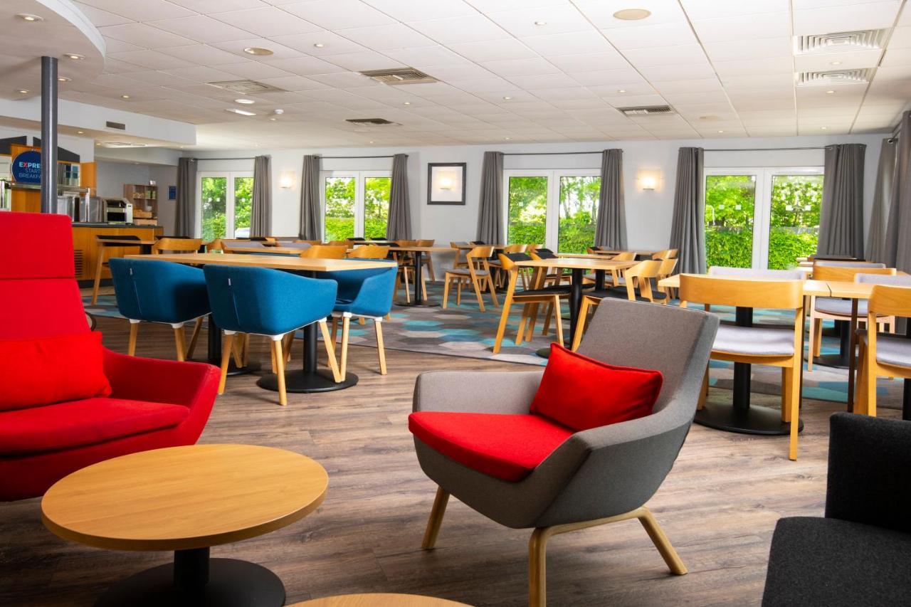 Holiday Inn Express Peterborough By Ihg Extérieur photo