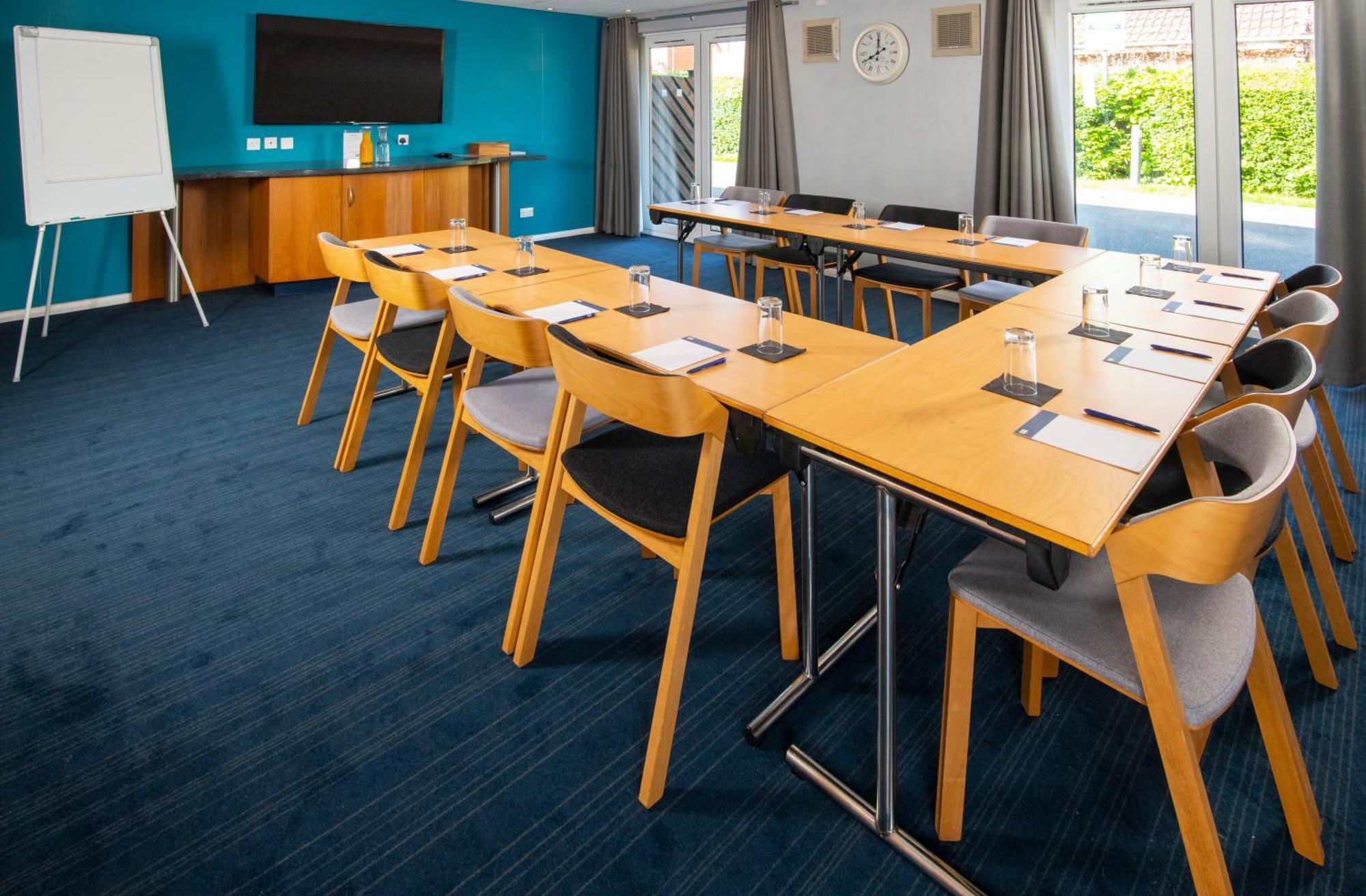 Holiday Inn Express Peterborough By Ihg Extérieur photo