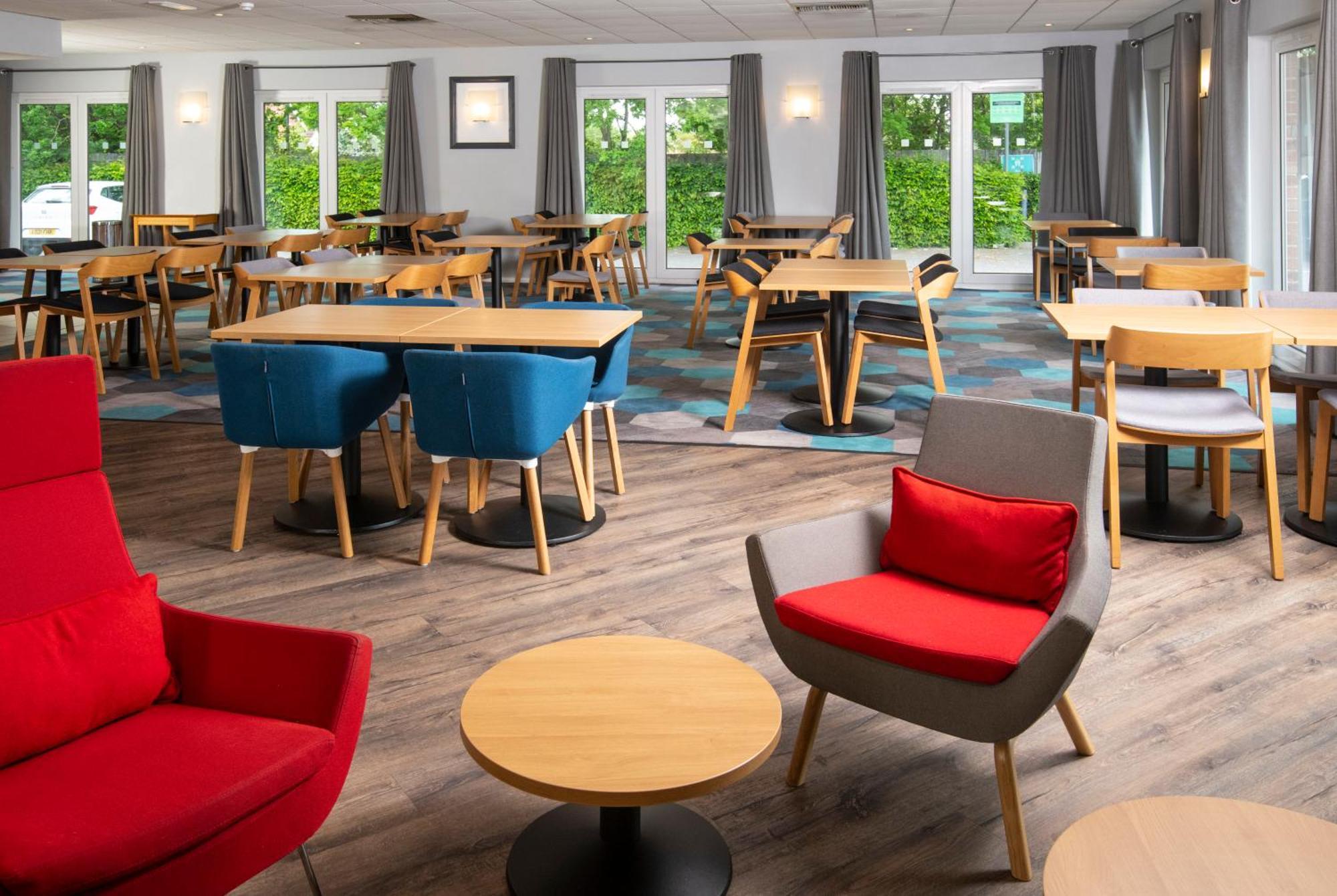 Holiday Inn Express Peterborough By Ihg Extérieur photo
