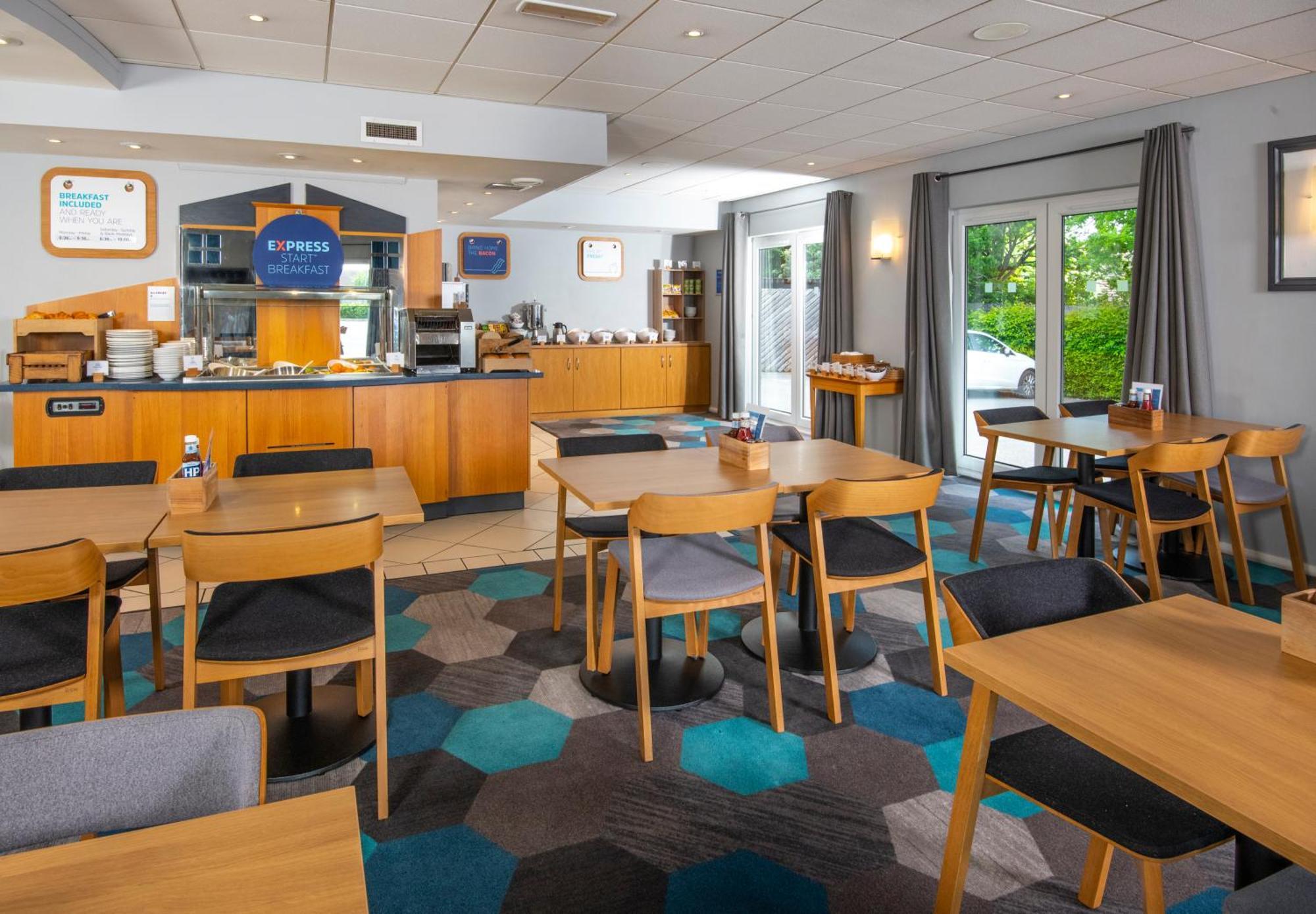 Holiday Inn Express Peterborough By Ihg Extérieur photo