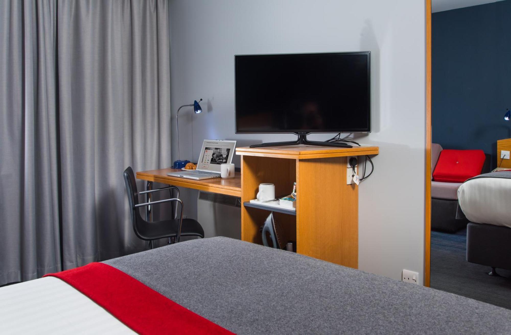Holiday Inn Express Peterborough By Ihg Extérieur photo