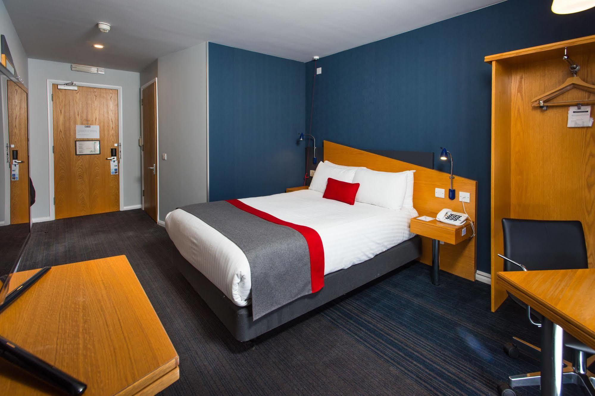 Holiday Inn Express Peterborough By Ihg Extérieur photo