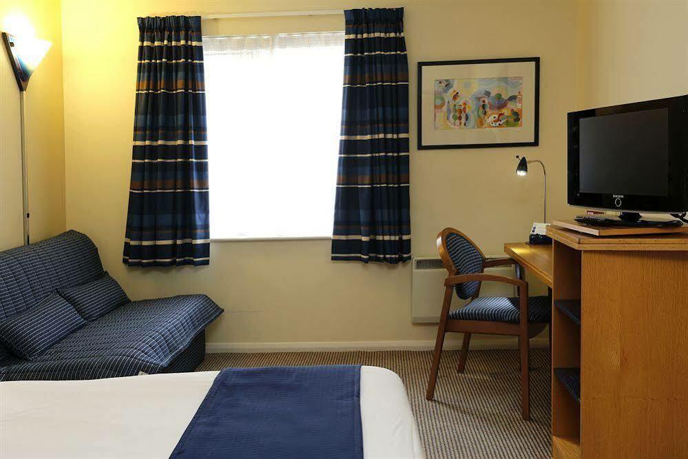 Holiday Inn Express Peterborough By Ihg Extérieur photo